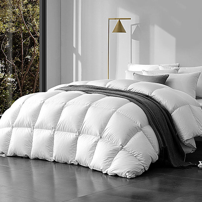 Giselle Bedding 800GSM Goose Down Feather Quilt Super King.