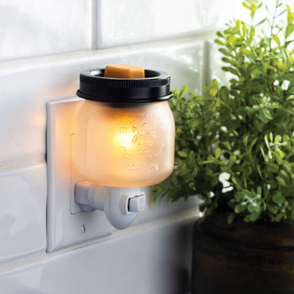 Glass Mason Jar Pluggable Warmer.