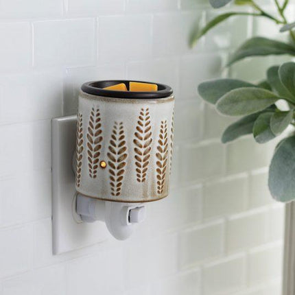 Wheat & Ivory Flip Dish Pluggable Warmer.