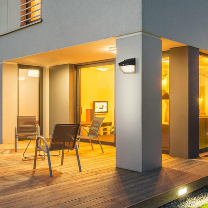 Solar Led Wall Light With Sensor 6W 600LM.