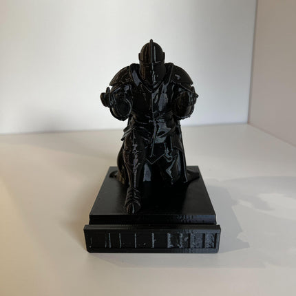 **Knight Sculpture Pen Holder: A Medieval Epic on Your Desk, Where the Pen Becomes a Sword, Blending Decorative Art with Practical Office Use**.