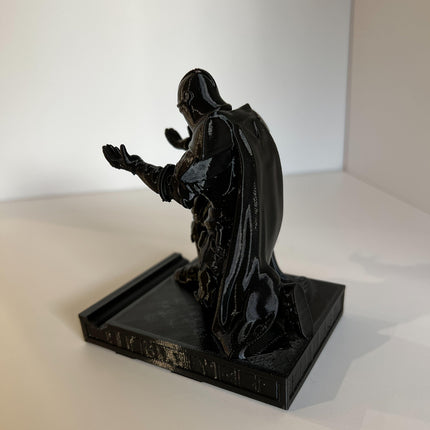 **Knight Sculpture Pen Holder: A Medieval Epic on Your Desk, Where the Pen Becomes a Sword, Blending Decorative Art with Practical Office Use**.