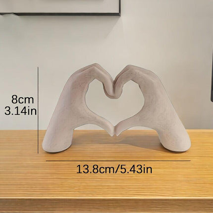 GOLD Elegant Heart-shaped Sculpture: Pure lines capture love, accompanying you in writing tender everyday moments..