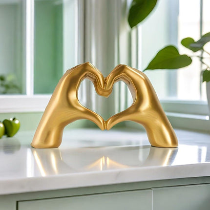 WHITE Elegant Heart-shaped Sculpture: Pure lines capture love, accompanying you in writing tender everyday moments..