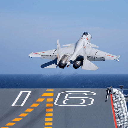 Christmas gift J-15 Carrier-Based Fighter Jet Building Blocks Set, 272 Pieces Military Aircraft Model Kit for Kids Aged 6+ & Enthusiasts（J15 carrier aircraft）.