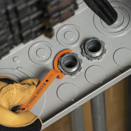 Orange Conduit Lockout Wrench Set – 3-Piece Offset Tool for 1/2", 3/4", 1" Pipe Nuts | Magnetic Storage & Hooked Tip Design | Ideal for Tight Spaces.