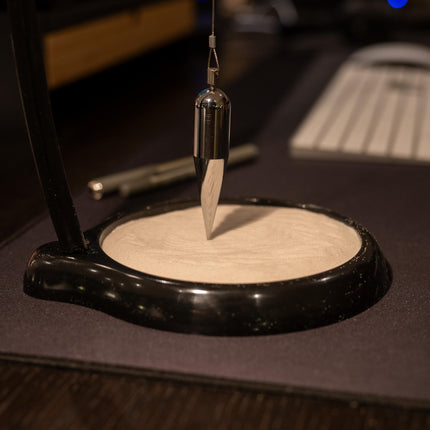 3D Sand Pendulum Desk Toy – Science Art Decor with Kinetic Sand Patterns, Earth Rotation Demo, Stress Relief for Office & Home (Black).