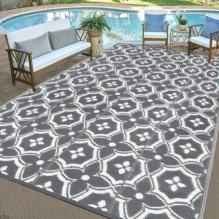 Outdoor Reversible Patio Mat Geometric Pattern.