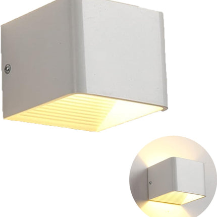 Rechargeable wall light with remote control - 5W - Three lighting colors - Adjustable intensity - Night light - Wireless - Battery operated - Suitable for indoor and outdoor use - Wit.