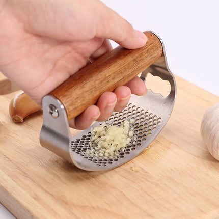 Garlic Press - Stainless Steel Cup - Dishwasher Safe - Garlic Press with High-Quality Wooden Handle - Ergonomic Handle for Garlic Press - Garlic Chopper - 10 x 5.1 cm - Large and Thick.
