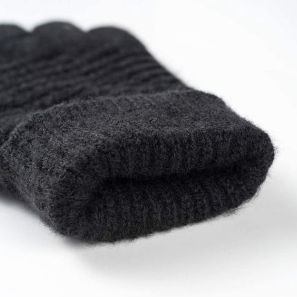 Gloves - Winter Gloves - Outdoor Gloves - Men's Winter Gloves - Warm Winter Gloves for Touchscreen Use - Super Soft and Non-Slip - For Sports, Cycling, Motorcycling - Men's and Women's.