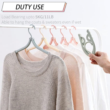 Hangers - Plastic Hangers - Set of 16 foldable plastic travel hangers - Space-saving and non-slip hangers - Multifunctional travel accessory - Suitable for home, hotel, travel and camping.