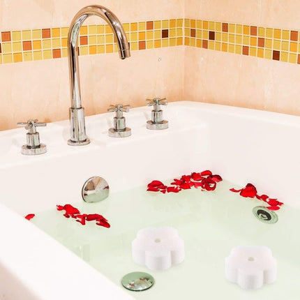 50-Pack Oil Absorbing Sponges for Pool, Flower Shaped, Effective Oil and Dirt Removal.