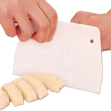 Dough scraper I Cake scraper I Dough cutter I Dough scraper I 13 x 9 CM I White.