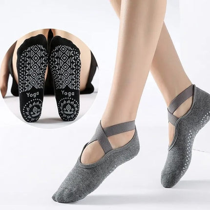 Closed Toe Yoga Socks | With Anti-Slip Bottom | Anti-Slip Socks | Pilates Socks | Size 36-40 | Red.
