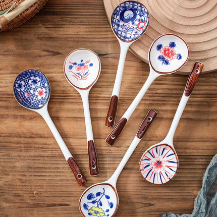 Set of ceramic soup spoons - 6 long-handled Japanese spoons - Easy-to-hold utensils for ramen, wonton, and miso soup - Elegant spoons for noodles and dumplings.
