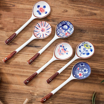 Set of ceramic soup spoons - 6 long-handled Japanese spoons - Easy-to-hold utensils for ramen, wonton, and miso soup - Elegant spoons for noodles and dumplings.