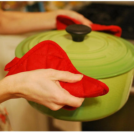 Oven Mitt Set – 1 glove + 1 potholder, red.