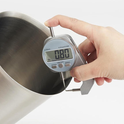 Measuring Cup with Pouring Spout - Measuring Cups with Scale - 2 Liters - Small Measuring Cups - Measuring Cups - Measuring Beaker - Cups - Measuring Jug - Measuring Cup - 304 Stainless Steel - 14.5 x 17 x 14.5 Cm (L x W x H) - Silver - For Precise Weighi.