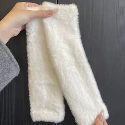 Sports & Fitness > Bikes & Accessories > Bicycle Gloves.