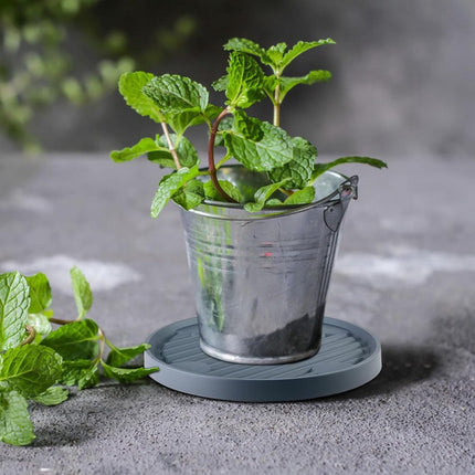 Round Flowerpot Mover - 19.3 Cm - Rolling Plant Pallet - Round Dark Grey Saucer With 4 Wheels - Plant Stand Planter Caddies - For Moving Potted Planters - For Garden, Patio, Courtyard, Terrace - Load Capacity 40 Kg - 1 Piece.
