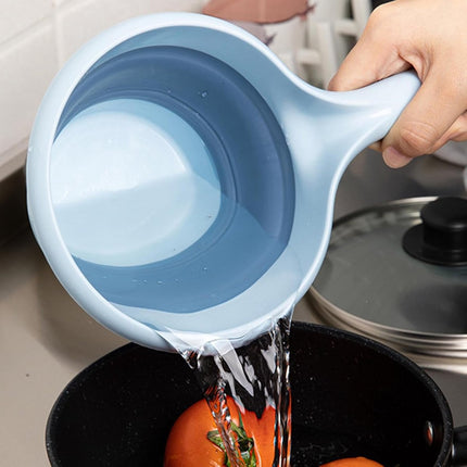 Portable Water Ladle - Foldable Water Ladle - Ladle with Handle - Easy to Store and Carry - For Kitchen/Bathroom/Camping/Hiking/Personal Care Routines/Pet Care - Garden Accessories - Plastic.