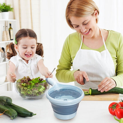 Portable Water Ladle - Foldable Water Ladle - Ladle with Handle - Easy to Store and Carry - For Kitchen/Bathroom/Camping/Hiking/Personal Care Routines/Pet Care - Garden Accessories - Plastic.
