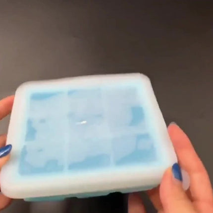 2x Ice Cube Tray With Lid - Silicone Ice Cube Tray - BPA Free - 2 x 9 Cells - 3.5cm Ice Cubes - Dishwasher Safe - Ice Cube Tray - Ice Cube Tray - Square - Green - Reusable - Easy to Push Out.