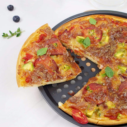 3 pieces - Pizza pans - round pizza plate - pizza baking sheet - baking sheet - round baking sheets with non-stick coating - perforated pizza baking set - pizza pans with holes - for home, kitchen and oven - 24cm, 28 cm, 32 cm - black.