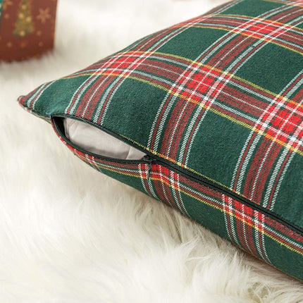 Pillowcase - Set of 2 - 40 x 40 cm cushion cover - indoor Christmas decoration - Christmas ornament - Christmas Pillowcase - Christmas Tartan Cushion Cover - Christmas Classic Tartan Cushion Cover - No core - Green & Red.
