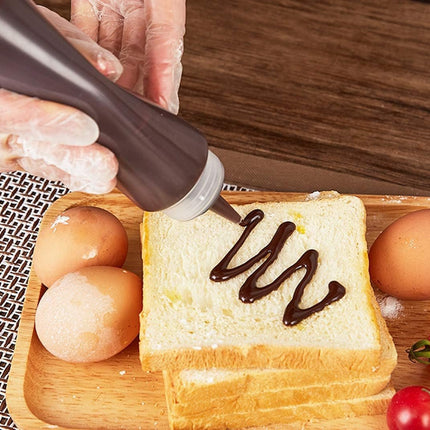 Dispensing bottle - 2 pieces - Squeeze bottle - 300 ml - sauce bottle - Squeeze Squirt Seasoning Bottles with Cap - sauce bottles - Transparent Plastic - for Ketchup Salad dressing Mustard Olive oil - Squeeze seasoning bottles - Garnish bottle - Transpare.