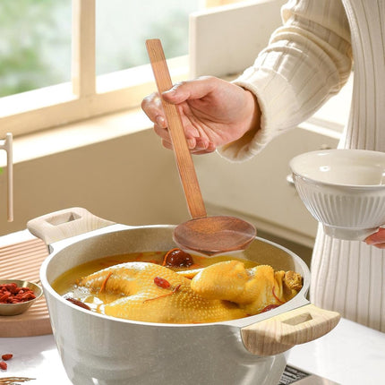 Soup Spoon - 4 Pieces - Stirring Spoon - Wood - With Long Handle - Ladle - Cooking Spoon - Serving Spoon - Bouillon Spoons - Kitchen Accessories - Cooking Utensils - For Soups, Ramen and Hotpot - Suitable for Restaurants and Homes - 22×7cm - Brown.