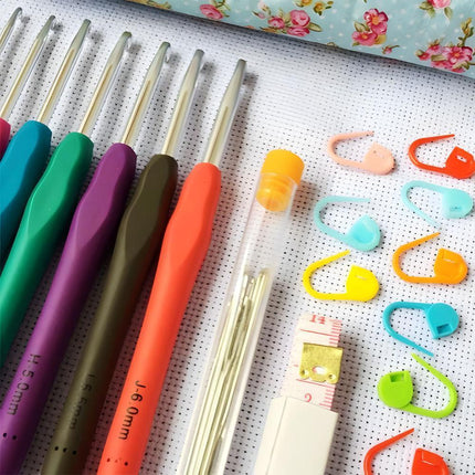 45-piece crochet set with needles, markers, tape measure - Knitting Kit Multicolor multicolor.