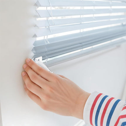 8 PCS Hold Down Brackets, Metal Blinds Brackets Blind Holder Replacements Horizontal Blind Brackets with Screws for Horizontal Blinds Shades Window Shades Doors Home Accessories.