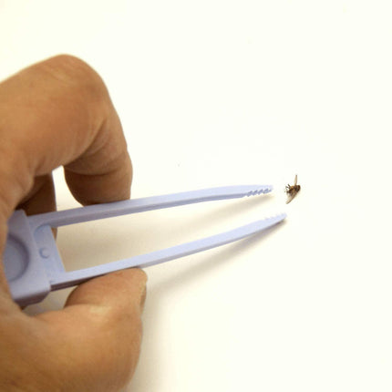 Plastic Fly Swatter with Tweezers, Bugs Whisk and Fly Killer with Pincers (3).