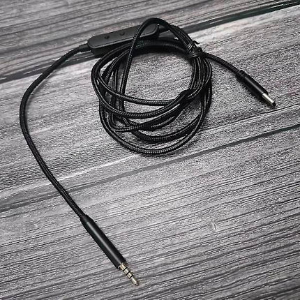 USB-C to 2.5mm Male Audio Cable Compatible with Bose QC25 QC35 QC35 II QC45 Headphones with Microphone.