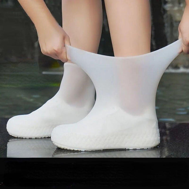 Overshoes - 1 Pair - Waterproof Silicone Overshoes - Reusable, Non-slip, Suitable for Outdoor Activities (White - Size M).