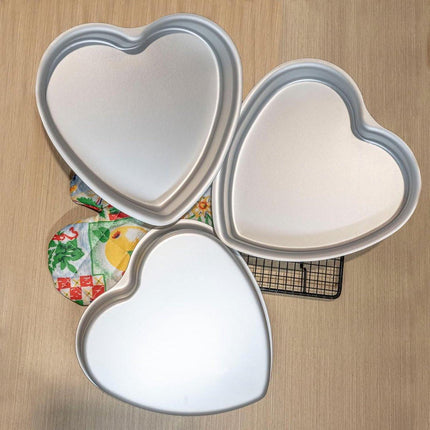 Heart-shaped baking tins - Aluminum baking tins - Valentine's Day, weddings, birthdays, etc. (Set of 3 heart-shaped baking tins, 20 x 5 cm).
