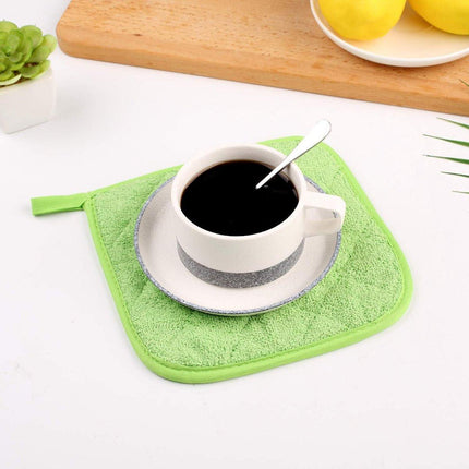 Placemat - Set of 5 Insulation Mats for the Kitchen - Heat Resistant Insulation Mats - Large Coasters for Daily Cooking and Baking (Dimensions: 6.5 x 6.5 Inches, Color: Light Green).