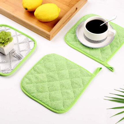 Placemat - Set of 5 Insulation Mats for the Kitchen - Heat Resistant Insulation Mats - Large Coasters for Daily Cooking and Baking (Dimensions: 6.5 x 6.5 Inches, Color: Light Green).