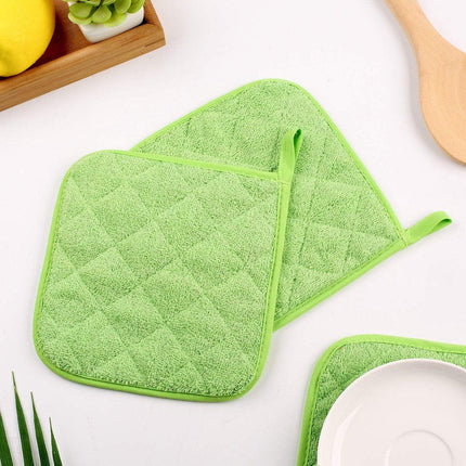 Placemat - Set of 5 Insulation Mats for the Kitchen - Heat Resistant Insulation Mats - Large Coasters for Daily Cooking and Baking (Dimensions: 6.5 x 6.5 Inches, Color: Light Green).