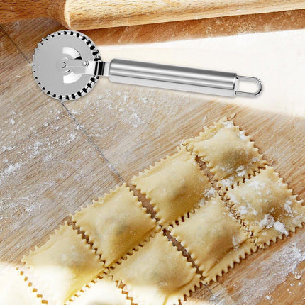 Luxury Rotary Cutter for Embossing - Baking Tools - Dough and Pastry Tools Made of Stainless Steel - Equipped with an Ergonomic Handle - Dishwasher Safe - Suitable for Cutting, Sealing and Pressing.