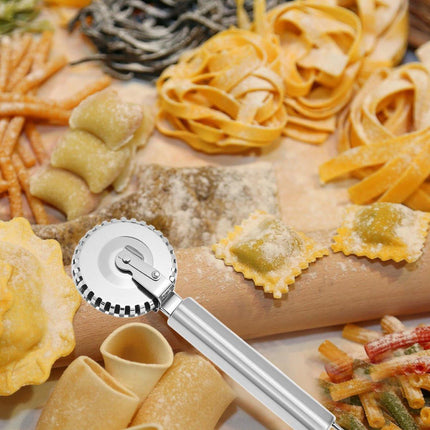 Luxury Rotary Cutter for Embossing - Baking Tools - Dough and Pastry Tools Made of Stainless Steel - Equipped with an Ergonomic Handle - Dishwasher Safe - Suitable for Cutting, Sealing and Pressing.