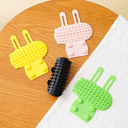 Cat Toys - Set of 4 - Scratching Post - Cat Comb - Made of Silicone - Reduces flying hair, scratching and itching - An excellent gift for cat lovers to give to their beloved pets..