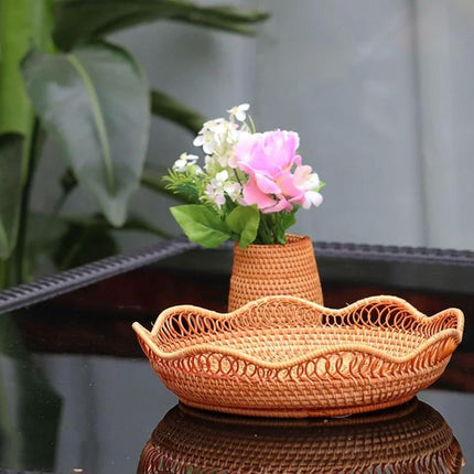 1pc Rattan Fruit Basket, Hand Woven Bread Basket, Tabletop Round Wicker Food Serving Storage Bowl, Natural Woven Decorative Baskets for Home Kitchen Counter Organizing.