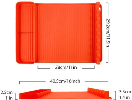 Silicone BBQ Grill Mat - 8-Slot Mat with Drip Tray - Heat-Resistant and Dishwasher-Safe - 40x27 cm - Orange.
