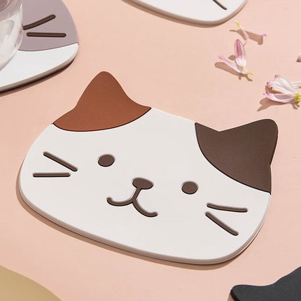 Coasters – Set of 5 – Cute cat design – Made of silicone – Compact, non-slip and heat resistant – Suitable for coffee tables, home use and cafes, also great as a gift for a housewarming or wedding..