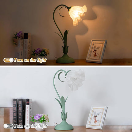Green glass table lamp, flower table lamp, modern flower shape, metal top with glass lampshade, bedside table, desk lamp for bedroom, girl's room, living room, bedroom, office (green).