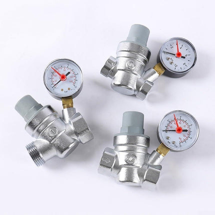 Adjustable pressure reducing valve with integrated pressure gauge for hot and cold water, brass pipe valve for home, commercial and industrial use (DN15).