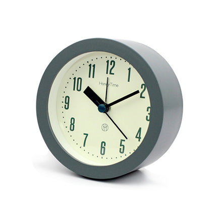Alarm clock - Children's alarm clock - Round silent analogue alarm clock without ticking - Wake up gently - Increasing volume - Battery operated - Snooze and light function - Easy to set desk alarm clock.